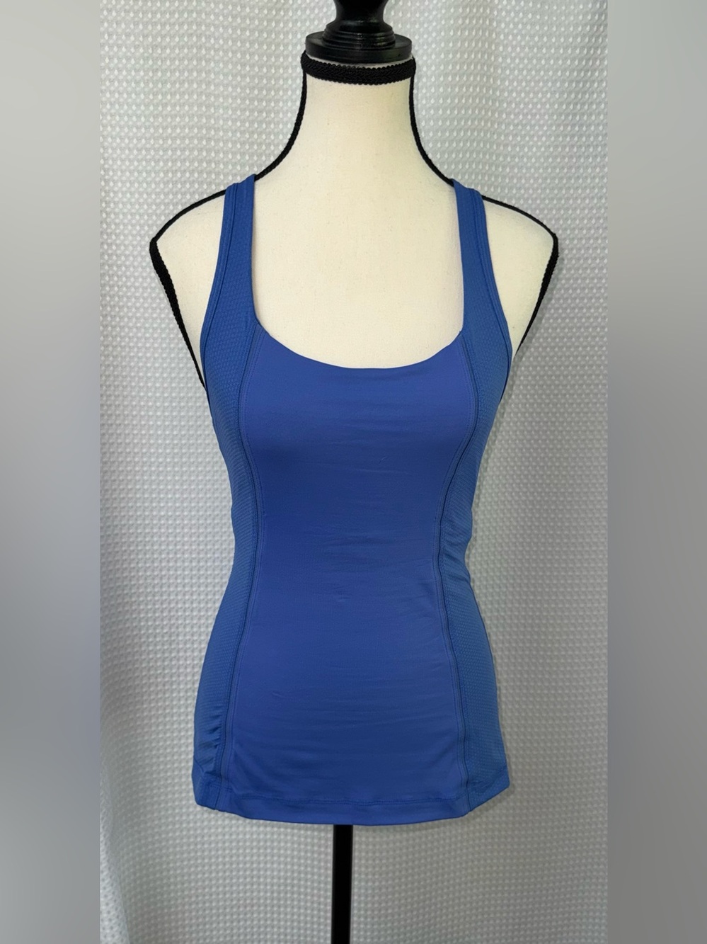 Lululemon Racerback Tank Top Built-In Bra Size 4 - Blue